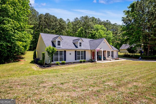 102 Greenfield Lane, Grantville, GA 30220