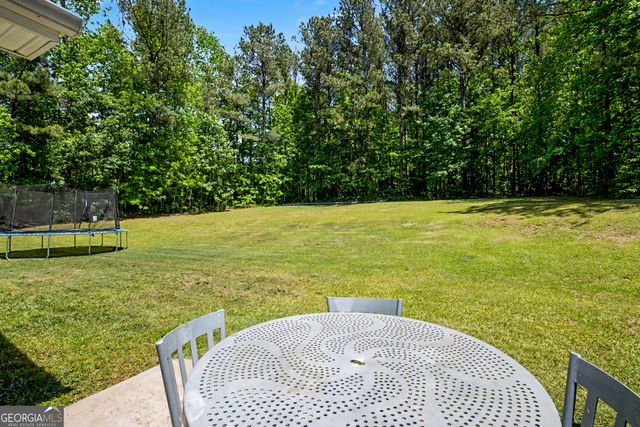 102 Greenfield Lane, Grantville, GA 30220
