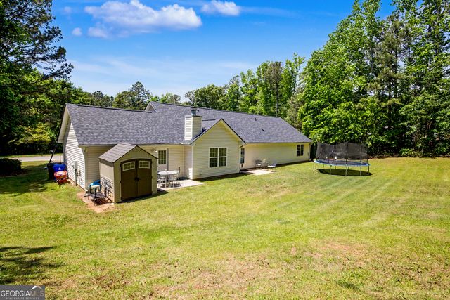 102 Greenfield Lane, Grantville, GA 30220