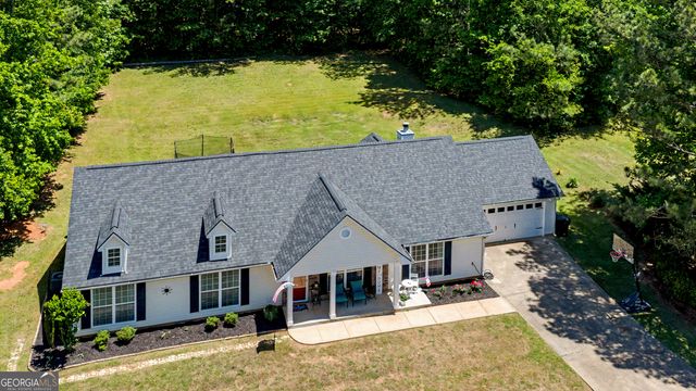102 Greenfield Lane, Grantville, GA 30220