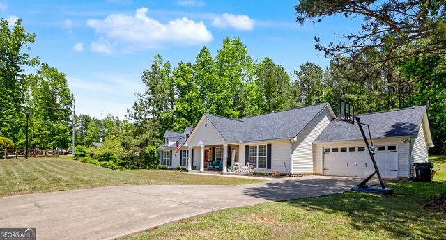102 Greenfield Lane, Grantville, GA 30220