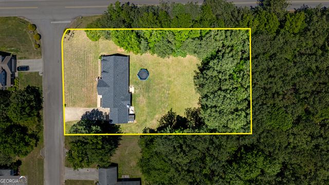 102 Greenfield Lane, Grantville, GA 30220