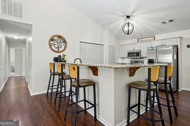 102 Greenfield Lane, Grantville, GA 30220