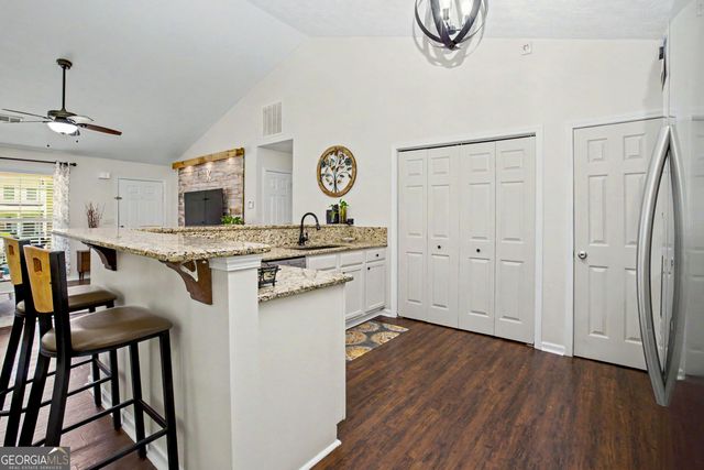 102 Greenfield Lane, Grantville, GA 30220