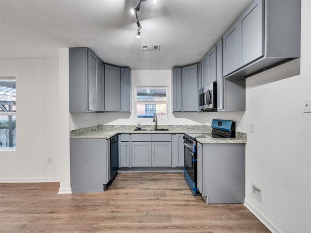 2416 Cumberland Street, Houston, TX 77023