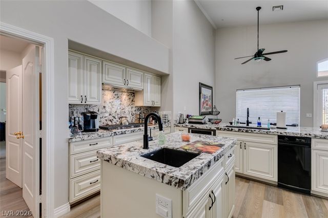 2016 Bay Hill Drive, Las Vegas, NV 89117