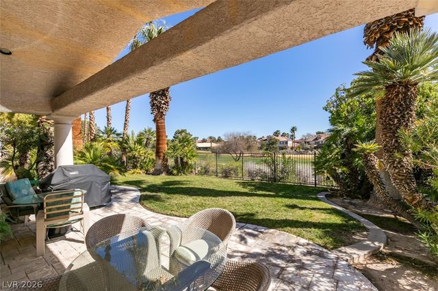 2016 Bay Hill Drive, Las Vegas, NV 89117