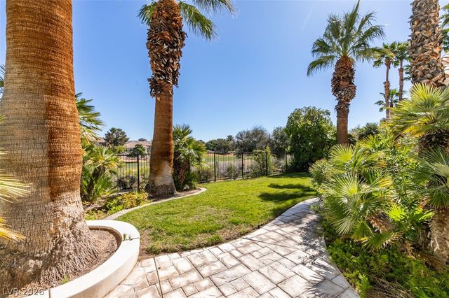 2016 Bay Hill Drive, Las Vegas, NV 89117