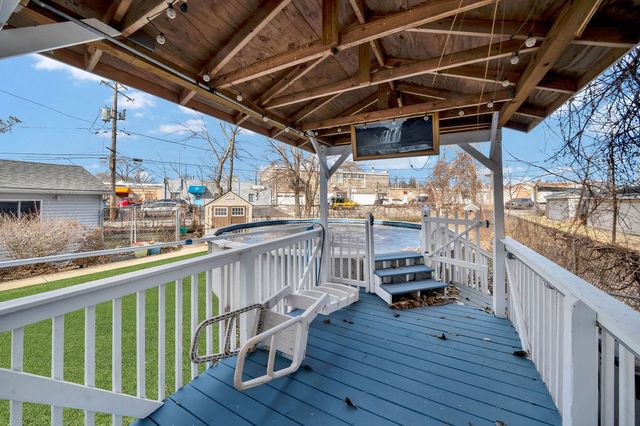 6120 W 98th Street, Oak Lawn, IL 60453