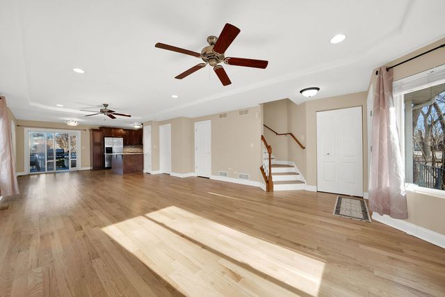 6120 W 98th Street, Oak Lawn, IL 60453