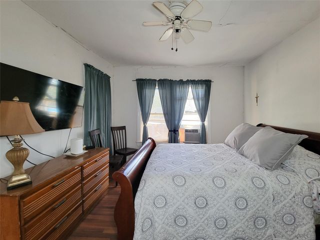 1574 Godwin Street, Houston, TX 77023