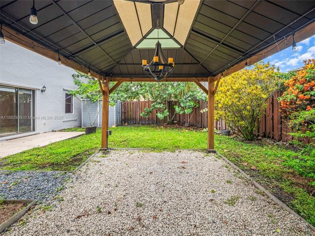 15531 SW 54th Ter, Miami, FL 33185