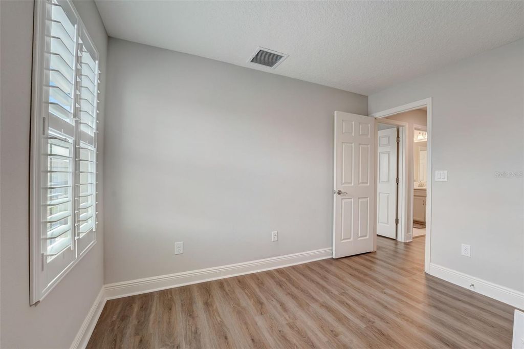 Image 26 of property listing at 13106 FOXTAIL FERN DRIVE, Riverview, FL 33579