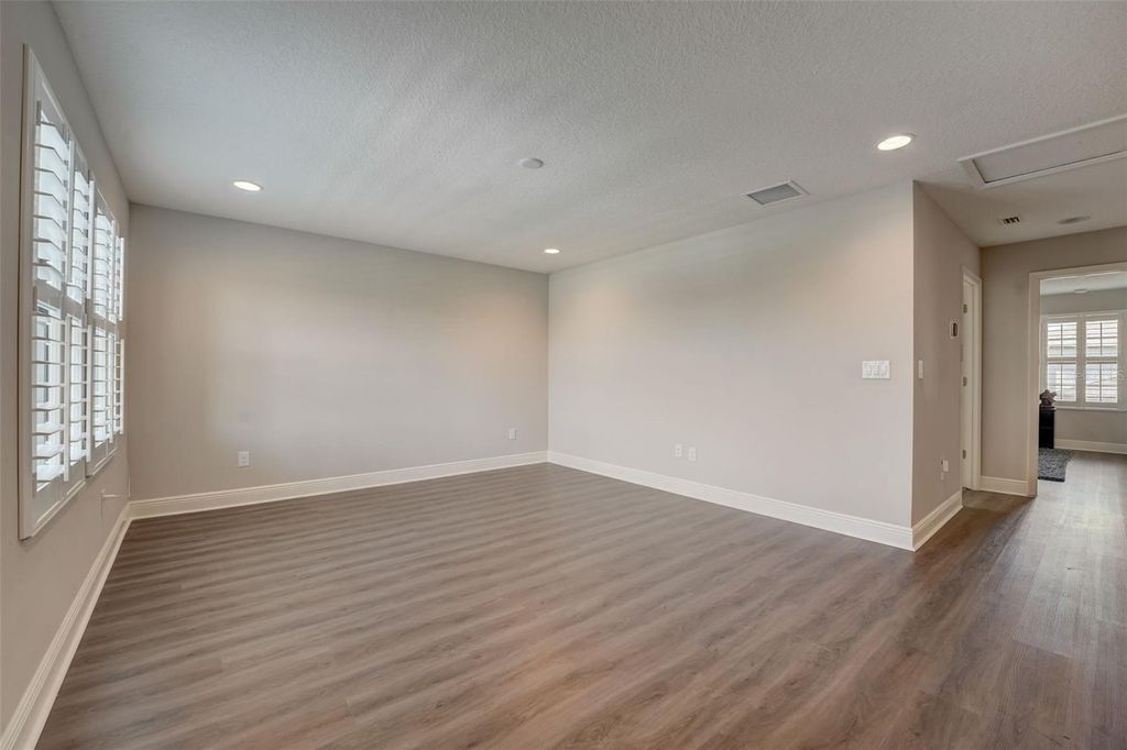Image 28 of property listing at 13106 FOXTAIL FERN DRIVE, Riverview, FL 33579