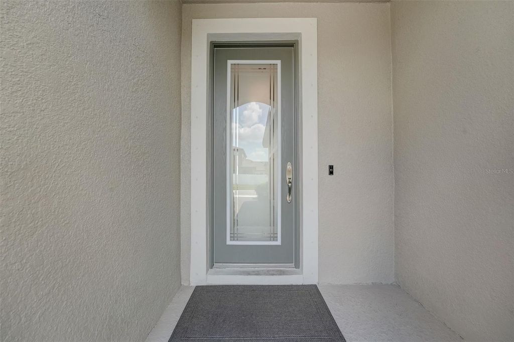 Image 5 of property listing at 13106 FOXTAIL FERN DRIVE, Riverview, FL 33579