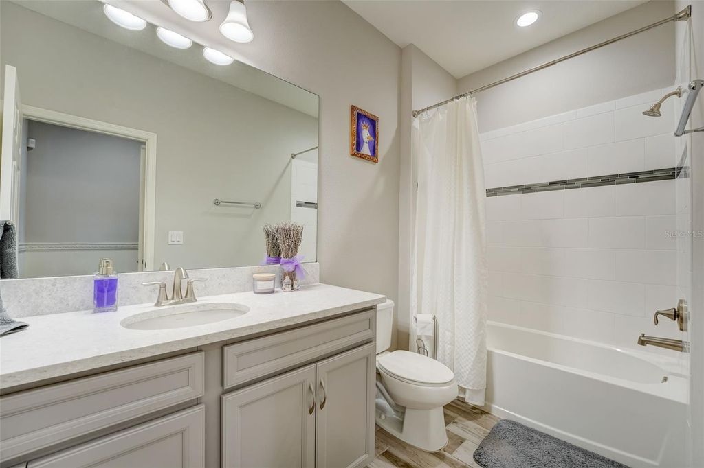 Image 10 of property listing at 13106 FOXTAIL FERN DRIVE, Riverview, FL 33579