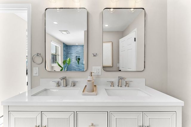 52 Clifford St, Boston, MA 02119