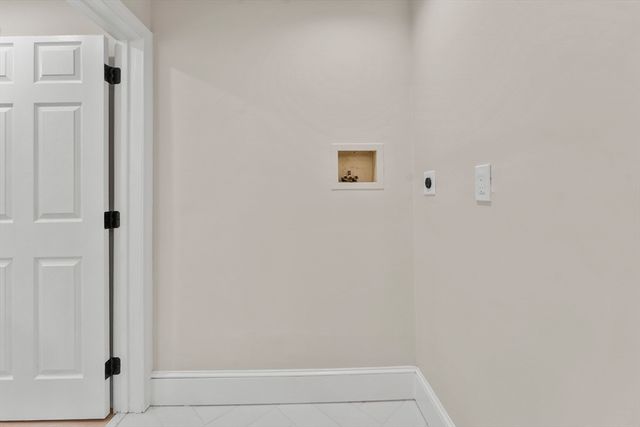 52 Clifford St, Boston, MA 02119