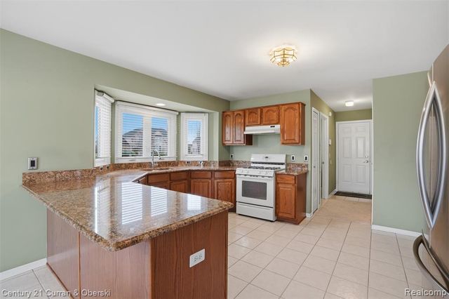 43612 Hoptree Drive, Sterling Heights, MI 48314