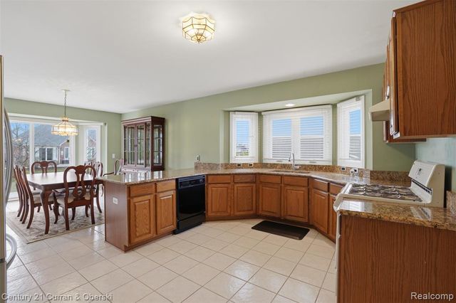 43612 Hoptree Drive, Sterling Heights, MI 48314