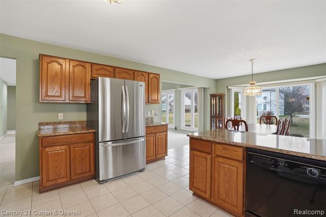 43612 Hoptree Drive, Sterling Heights, MI 48314