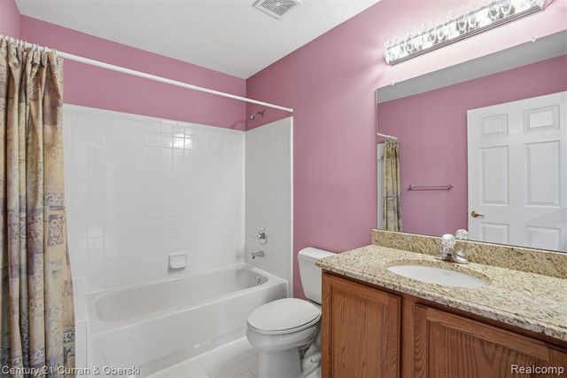 43612 Hoptree Drive, Sterling Heights, MI 48314