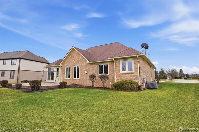 43612 Hoptree Drive, Sterling Heights, MI 48314