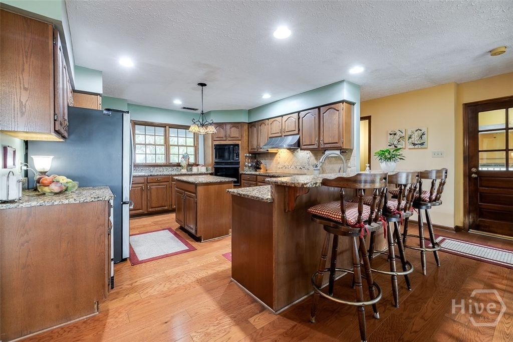 Image 21 of property listing at 126 Shore Road, Savannah, GA 31419