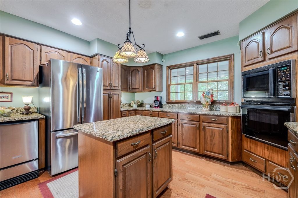 Image 23 of property listing at 126 Shore Road, Savannah, GA 31419