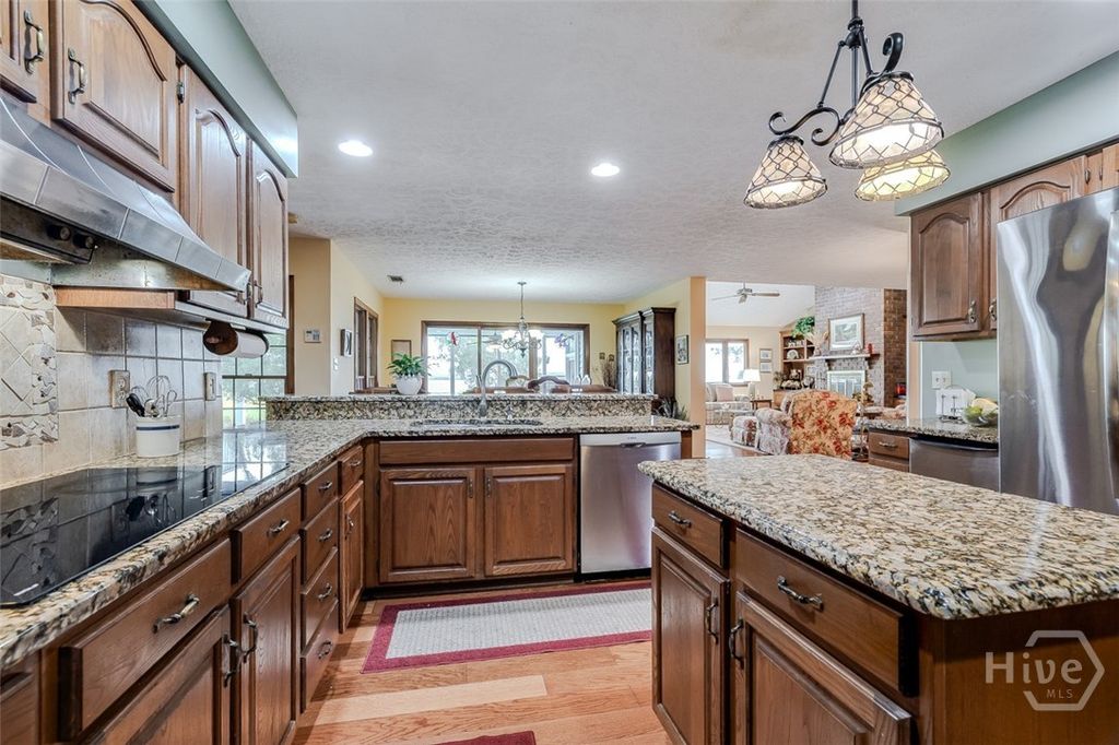 Image 24 of property listing at 126 Shore Road, Savannah, GA 31419