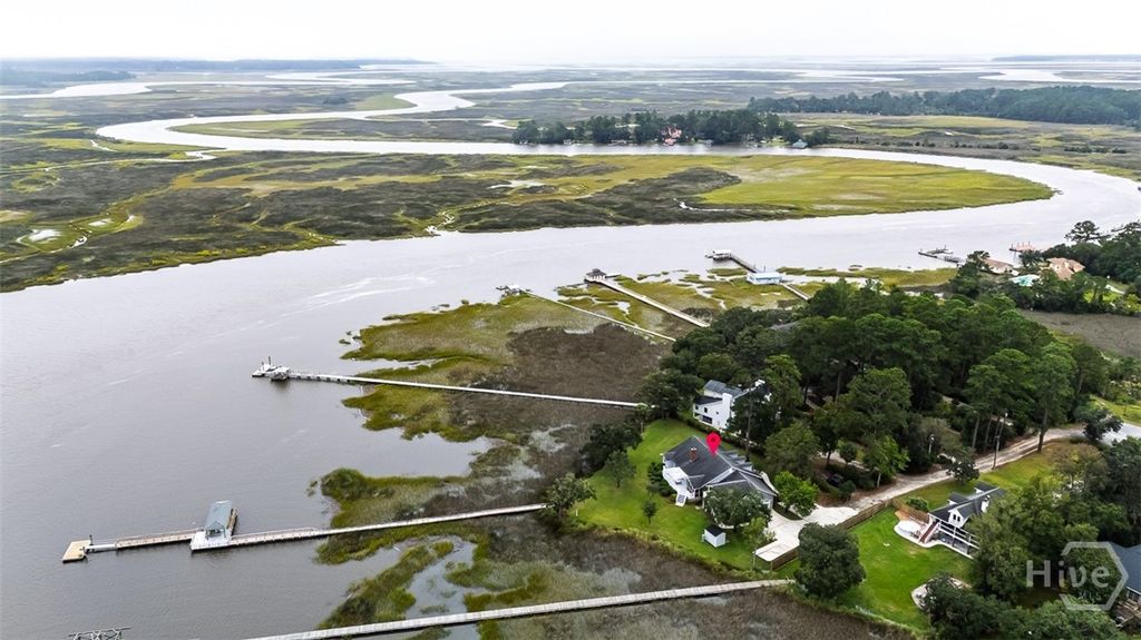 Image 5 of property listing at 126 Shore Road, Savannah, GA 31419