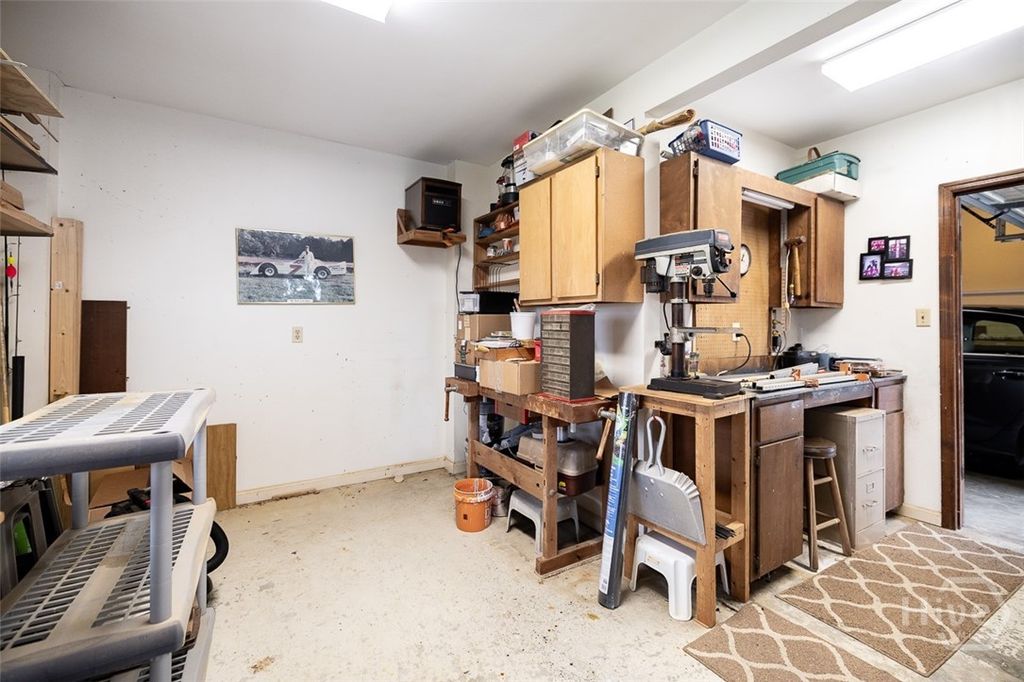 Image 68 of property listing at 126 Shore Road, Savannah, GA 31419