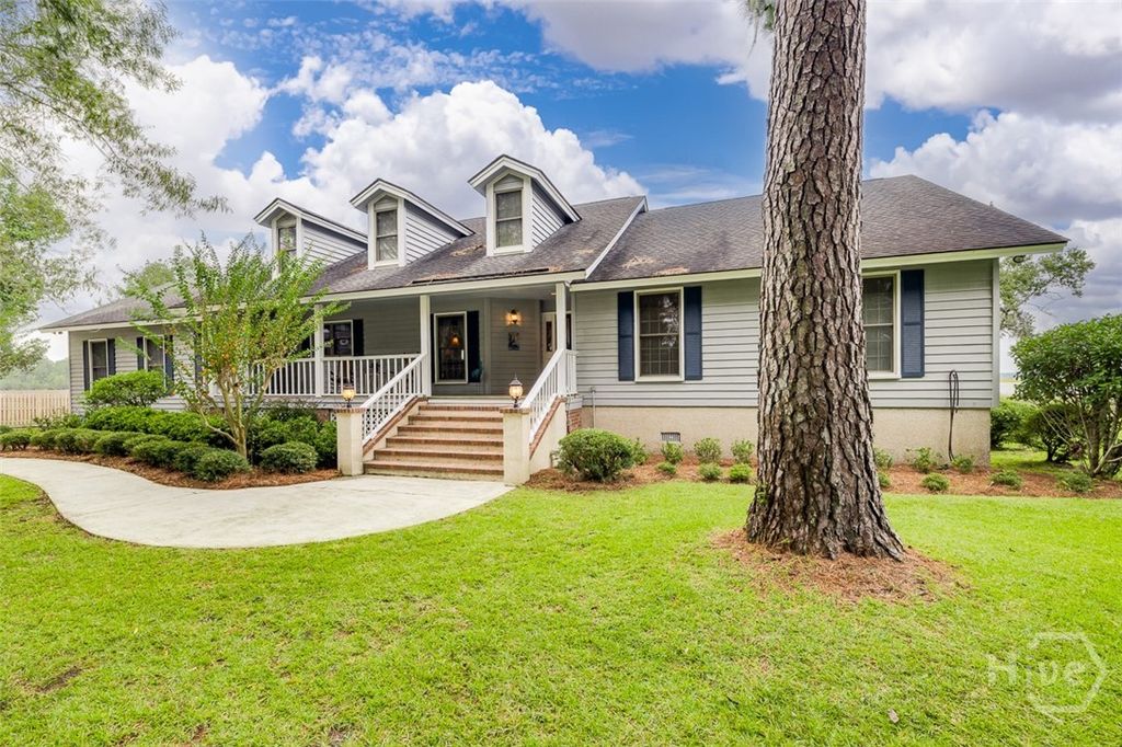 Image 7 of property listing at 126 Shore Road, Savannah, GA 31419