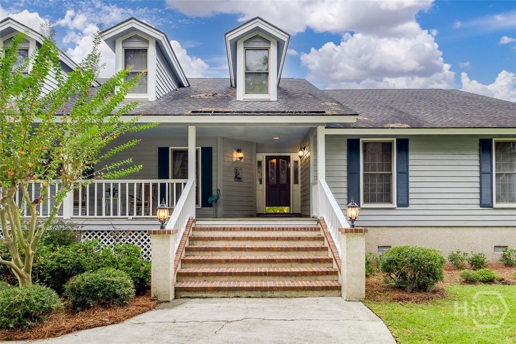 Image 8 of property listing at 126 Shore Road, Savannah, GA 31419