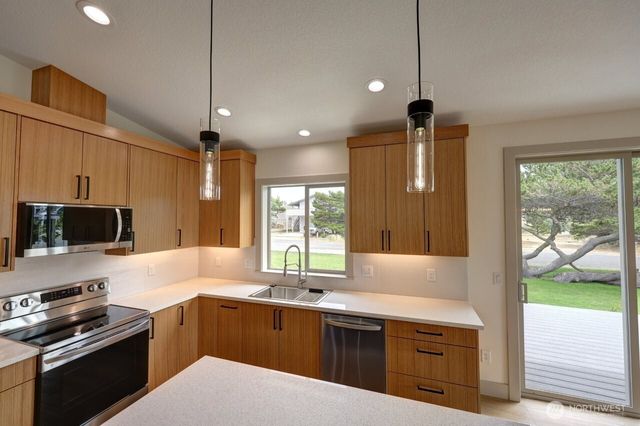 34305 G Street, Ocean Park, WA 98640