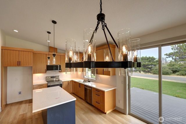 34305 G Street, Ocean Park, WA 98640