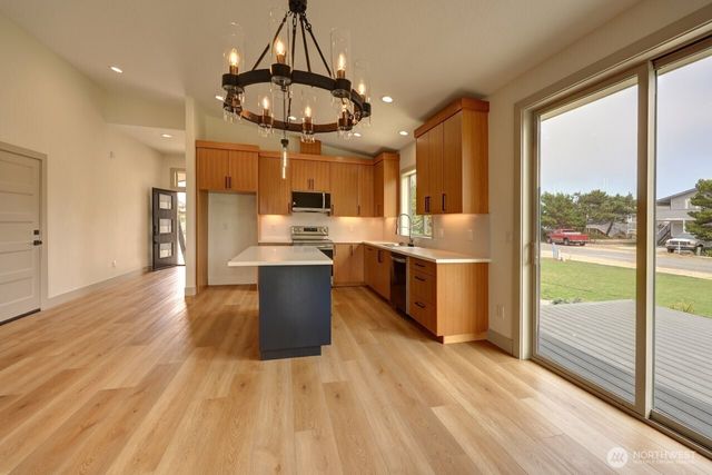 34305 G Street, Ocean Park, WA 98640