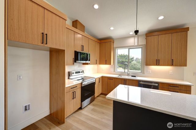 34305 G Street, Ocean Park, WA 98640