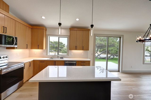 34305 G Street, Ocean Park, WA 98640