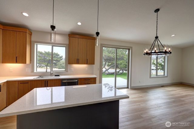 34305 G Street, Ocean Park, WA 98640