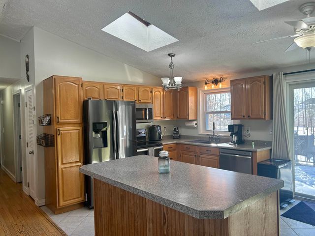 1409 wellington Road, Manchester, NH 03104