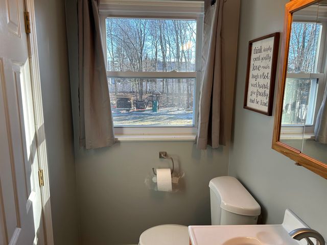 1409 wellington Road, Manchester, NH 03104