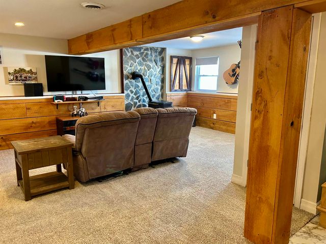 1409 wellington Road, Manchester, NH 03104