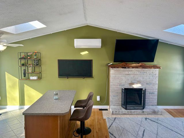 1409 wellington Road, Manchester, NH 03104