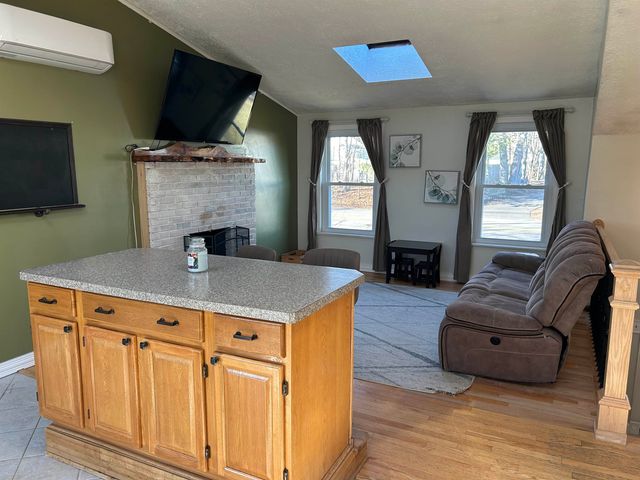 1409 wellington Road, Manchester, NH 03104