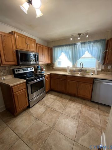 2200 Ferndale Ave, Petersburg, VA 23803