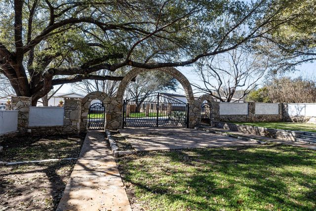 3625 Montego Boulevard, Granbury, TX 76049