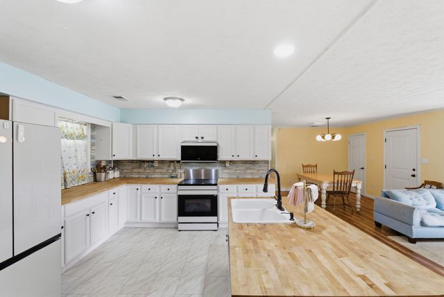 10494 Battlefield Memorial Highway, Berea, KY 40403