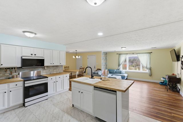 10494 Battlefield Memorial Highway, Berea, KY 40403