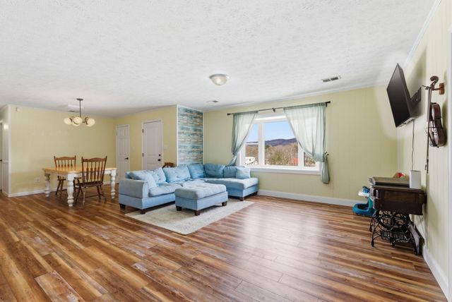 10494 Battlefield Memorial Highway, Berea, KY 40403